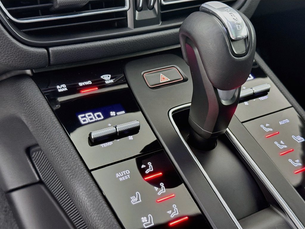 Certified 2024 Porsche Macan S AWD/4WD image 17