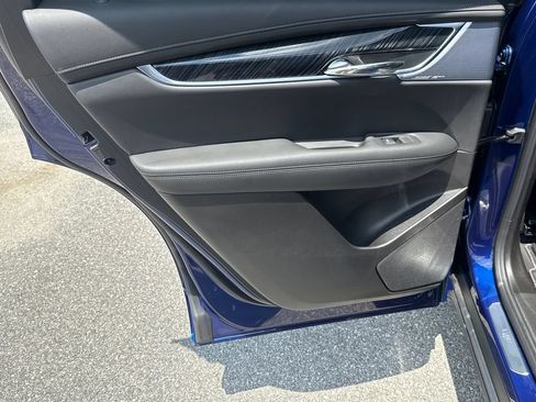 Certified 2025 Cadillac XT6 Premium Luxury FWD image 23