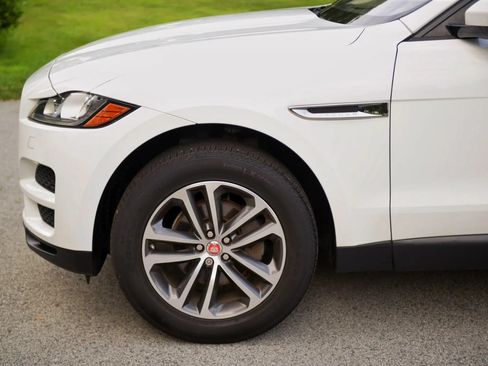 Used 2018 Jaguar F-PACE Premium AWD/4WD image 33