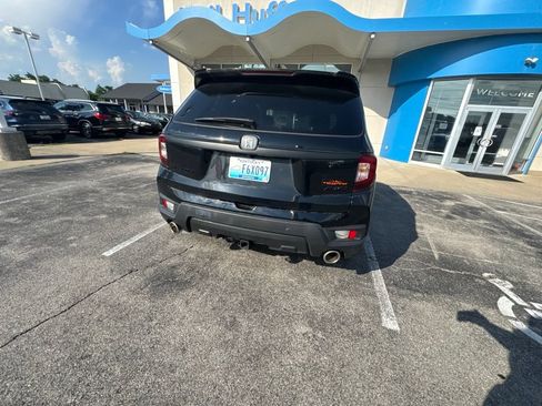 Used 2023 Honda Passport TrailSport image 10