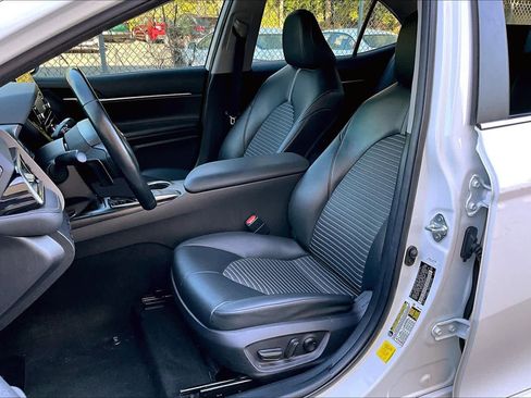 Used 2022 Toyota Camry SE image 8