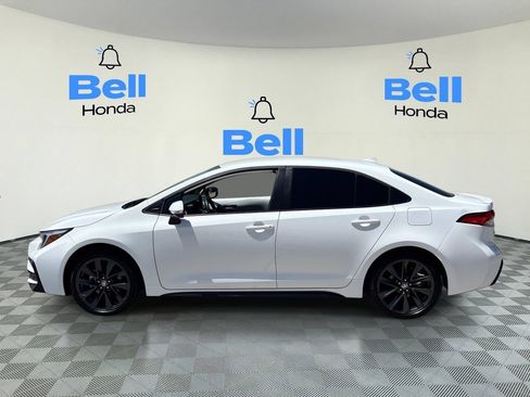 Used 2026 Toyota Corolla SE FWD image 2