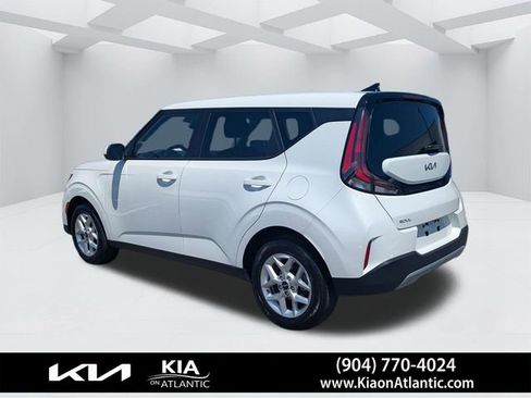 Used 2025 Kia Soul LX FWD image 5