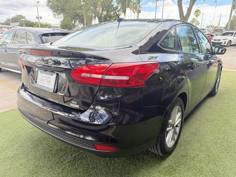 Used 2018 Ford Focus SE FWD image 6