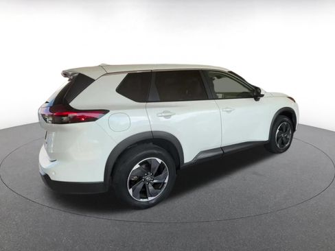 Used 2025 Nissan Rogue SV AWD/4WD image 12