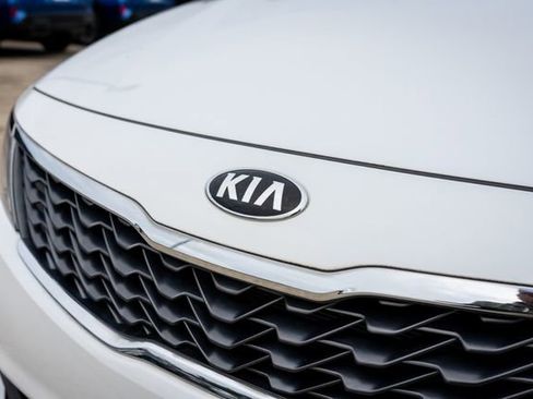 Used 2020 Kia Optima LX image 13