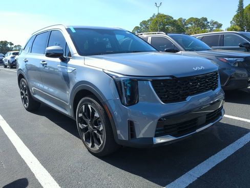 Certified 2025 Kia Sorento EX image 2