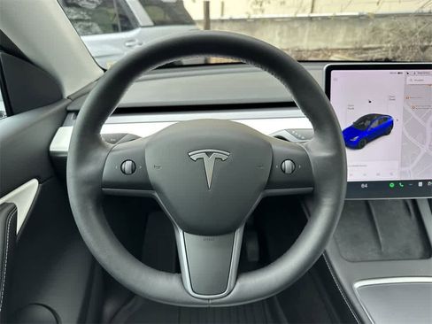 Used 2021 Tesla Model Y Long Range image 16