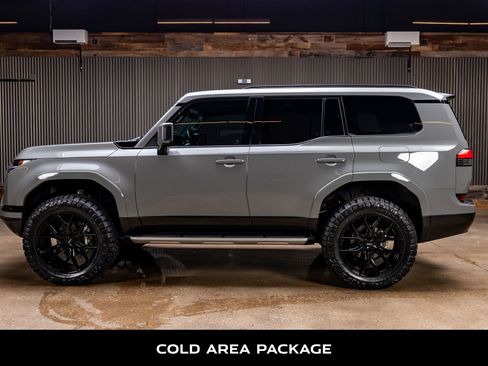 Used 2024 Lexus GX 550 w/ Accessory Package (Z1) AWD/4WD image 6