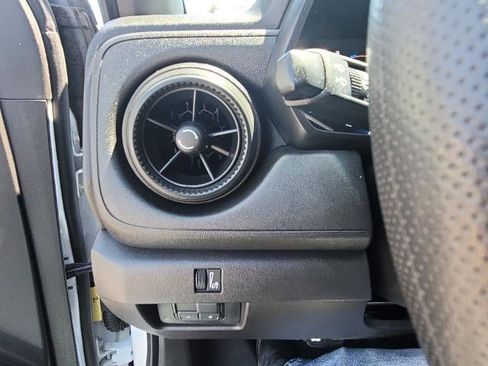 Used 2024 Chevrolet Colorado W/T RWD image 18