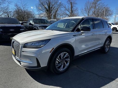 Certified 2024 Lincoln Corsair Premiere w/ Equipment Group 101A image 9