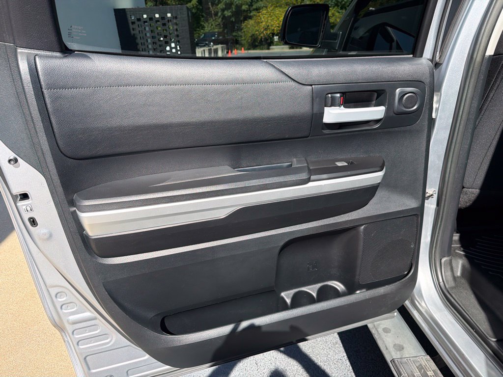 Used 2017 Toyota Tundra SR5 w/ SR5 Upgrade Package RWD image 38