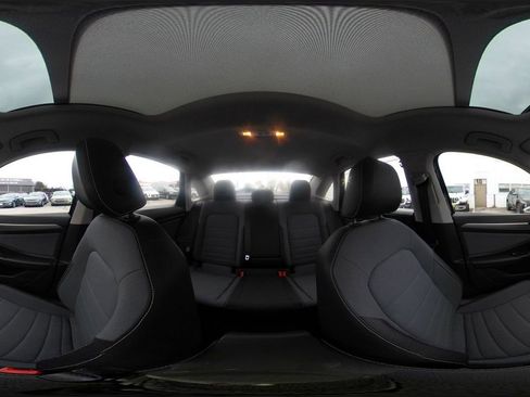 Used 2025 Volkswagen Jetta SE image 42