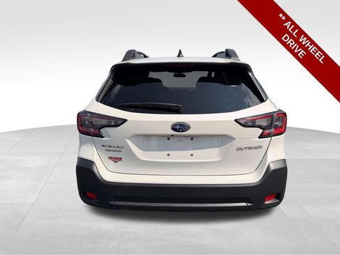 Used 2024 Subaru Outback Premium AWD/4WD image 4
