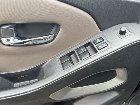 Used 2022 Nissan Frontier SV image 11