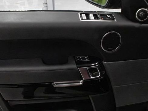 Used 2022 Land Rover Range Rover Sport SVR image 12
