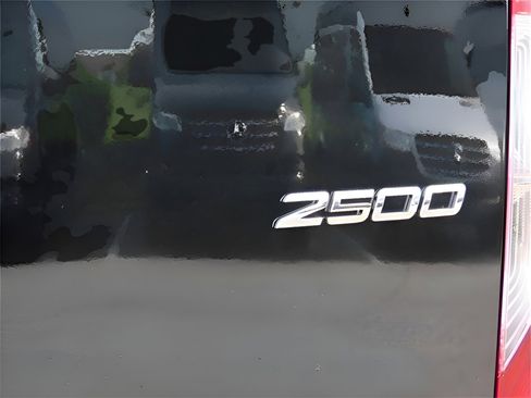Used 2024 Mercedes-Benz Sprinter 2500 image 9