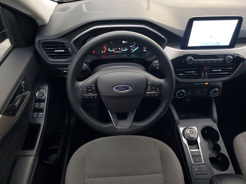 Used 2022 Ford Escape SE w/ SE Sport Appearance Package image 21