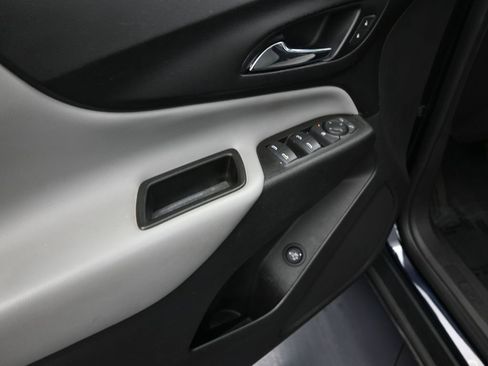 Used 2021 Chevrolet Equinox LT image 10