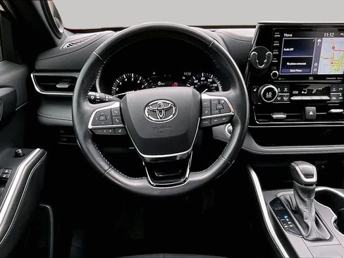 Used 2021 Toyota Highlander XSE FWD image 5