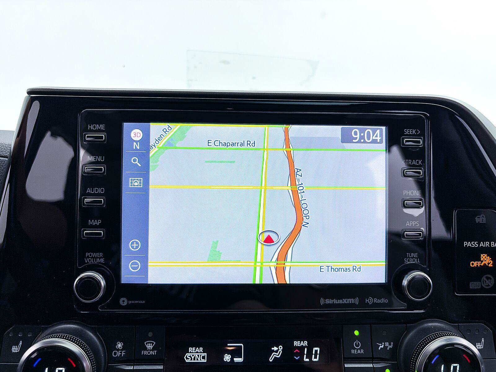 Used 2022 Toyota Highlander XLE FWD image 9