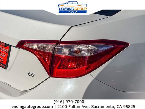 Used 2019 Toyota Corolla LE w/ Carpet Mat Package (TMS) FWD image 8