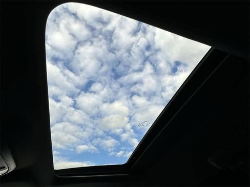 Used 2024 Dodge Durango GT image 17