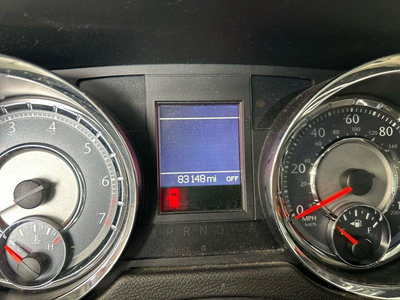 Used 2013 Chrysler Town & Country Touring FWD image 13