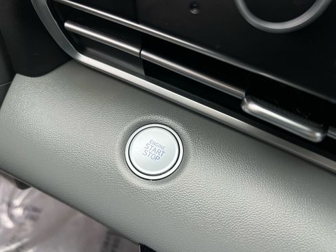 Used 2023 Hyundai Elantra SEL image 40