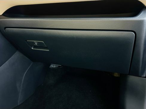 Used 2025 Toyota RAV4 XLE image 34