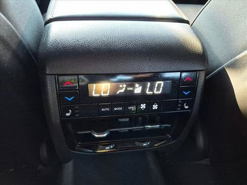 Used 2022 Jeep Grand Cherokee Summit AWD/4WD image 19