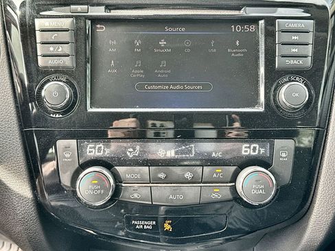 Used 2019 Nissan Rogue Sport SV image 13