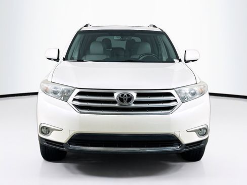 Used 2012 Toyota Highlander Limited w/ Tow Pkg FWD image 2