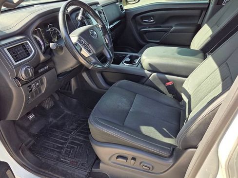 Used 2018 Nissan Titan SV w/ SV Convenience Package RWD image 8