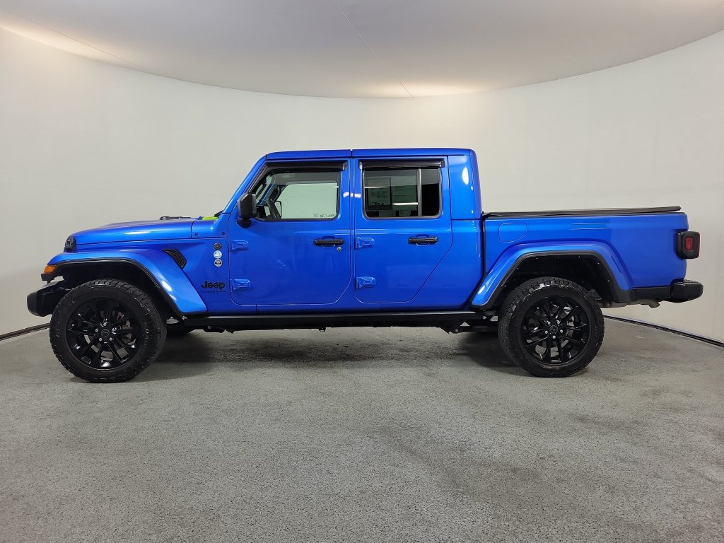 Used 2024 Jeep Gladiator Sport AWD/4WD image 4