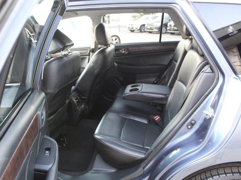 Used 2018 Subaru Outback 2.5i Limited AWD/4WD image 12