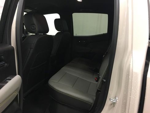 New 2026 Chevrolet Colorado ZR2 w/ Technology Package image 22