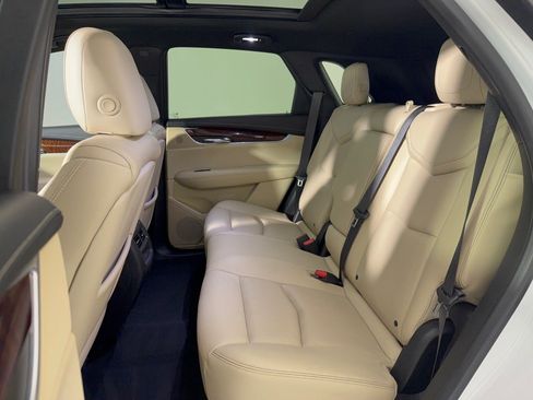 Used 2017 Cadillac XT5 Luxury w/ Driver Awareness Package FWD image 25