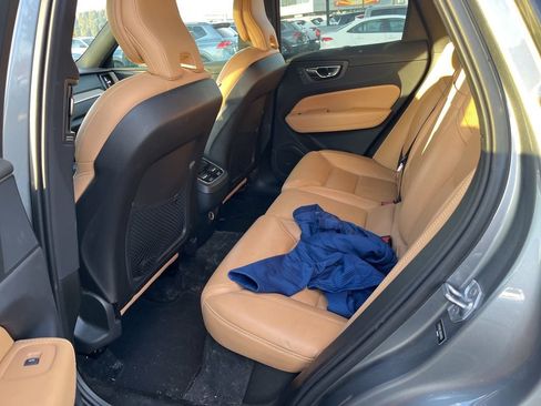 Used 2019 Volvo XC60 T5 Inscription image 9