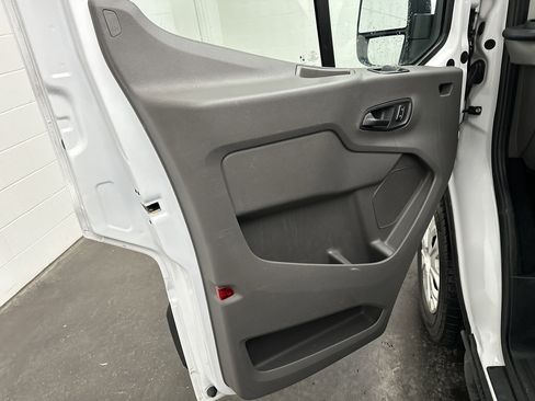 Used 2023 Ford Transit 350 XLT image 18