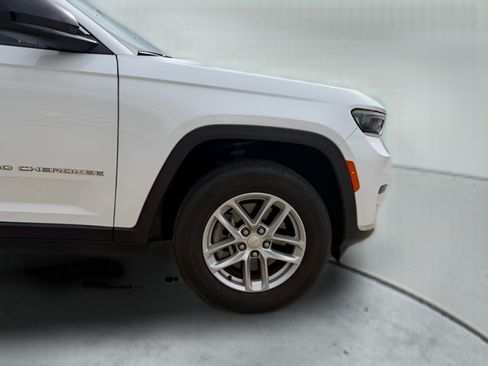 Used 2023 Jeep Grand Cherokee L Laredo AWD/4WD image 63