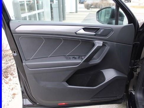 Certified 2023 Volkswagen Tiguan SE image 16