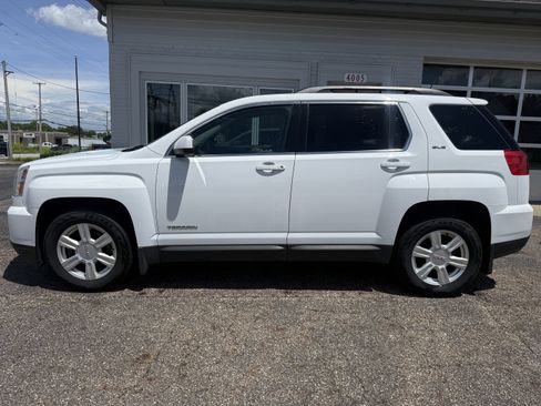 Used 2016 GMC Terrain SLE w/ Driver Alert Package I AWD/4WD image 2