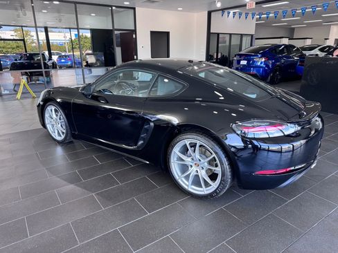 Used 2019 Porsche 718 Cayman image 6
