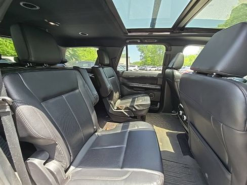 Used 2021 Ford Expedition XLT AWD/4WD image 17