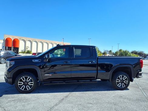 Used 2025 GMC Sierra 1500 AT4 w/ AT4 Preferred Package image 4