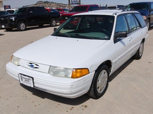 Used 1995 Ford Escort LX FWD image 2