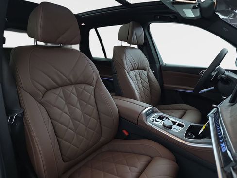 New 2026 BMW X5 xDrive50e w/ M Sport Package image 9