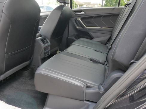 Used 2024 Volkswagen Tiguan SE FWD image 18