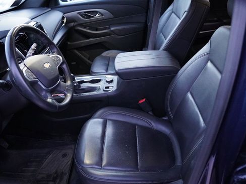 Certified 2023 Chevrolet Traverse LT w/ LT Premium Package image 2